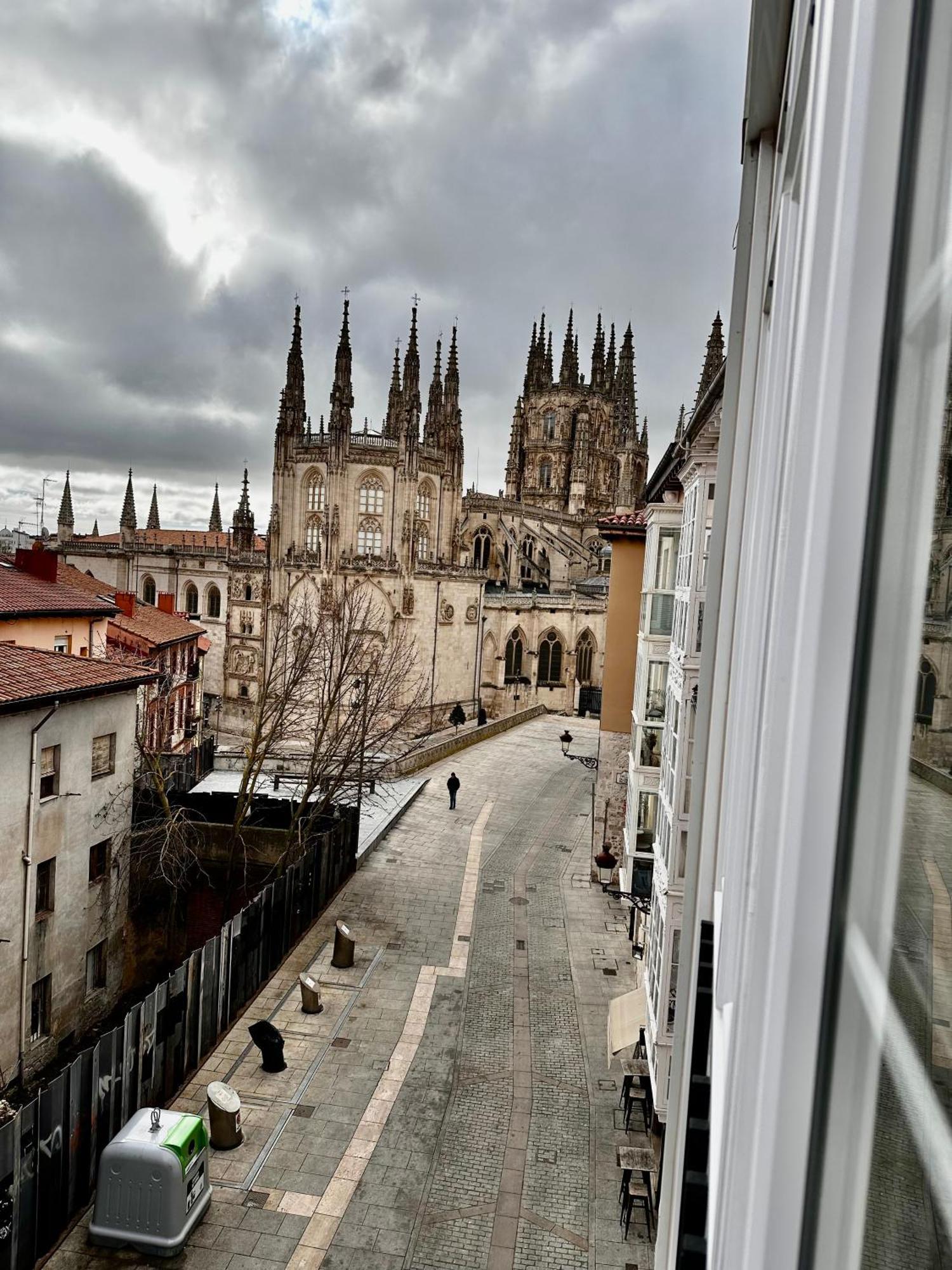 Atuaire Home Vista Catedral De Burgo Екстериор снимка